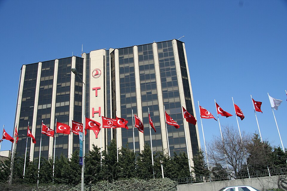 Türk Hava Yolları (THY)